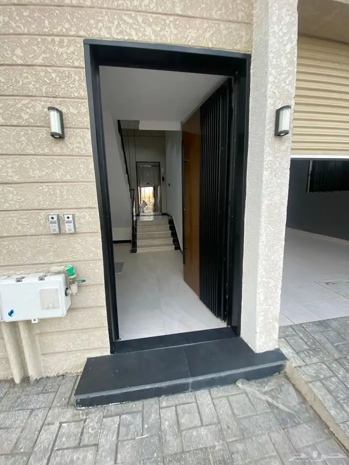 للبيع شقة دور ثاني مع سطح 6غرف ف درة الموسى 550 الف 3