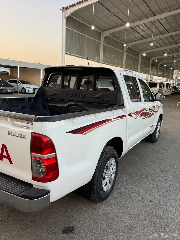 للبيع تويوتا هايلوكس 2015 غمارتين فل كامل 8