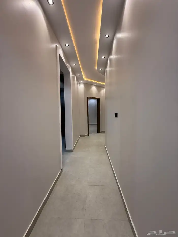 للبيع روف علوي بملحق تشطيب vip شمال حي الراقي 12