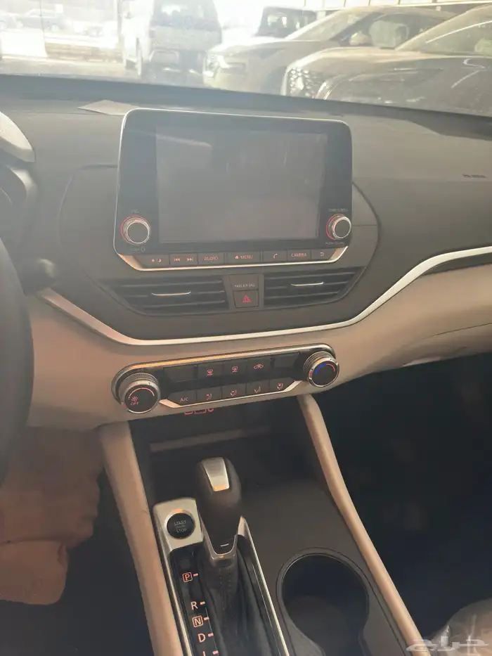 نيسان التيما S استندر 2026 ابيض رصاصي اسود 8