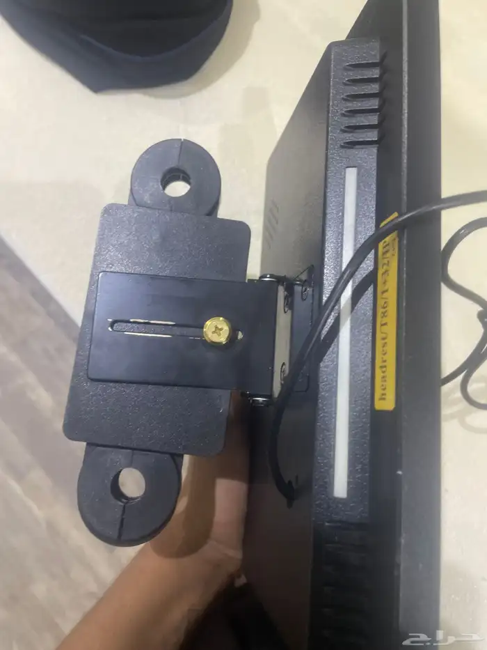 شاشة تجي خلف الراكب وخلف السائق 4