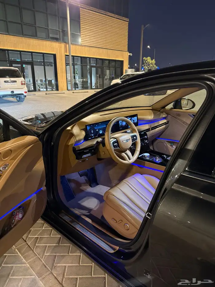 جينسس G80 2025 13