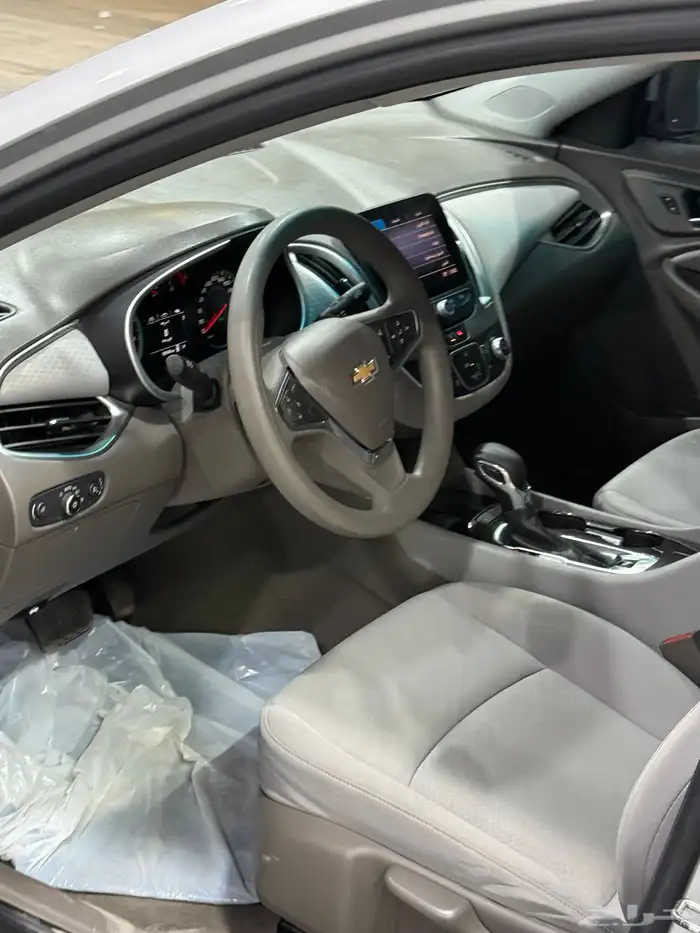 شيفرولية ماليبو 2021 فضي لدى معرض(عبيد الرشيدي) 23