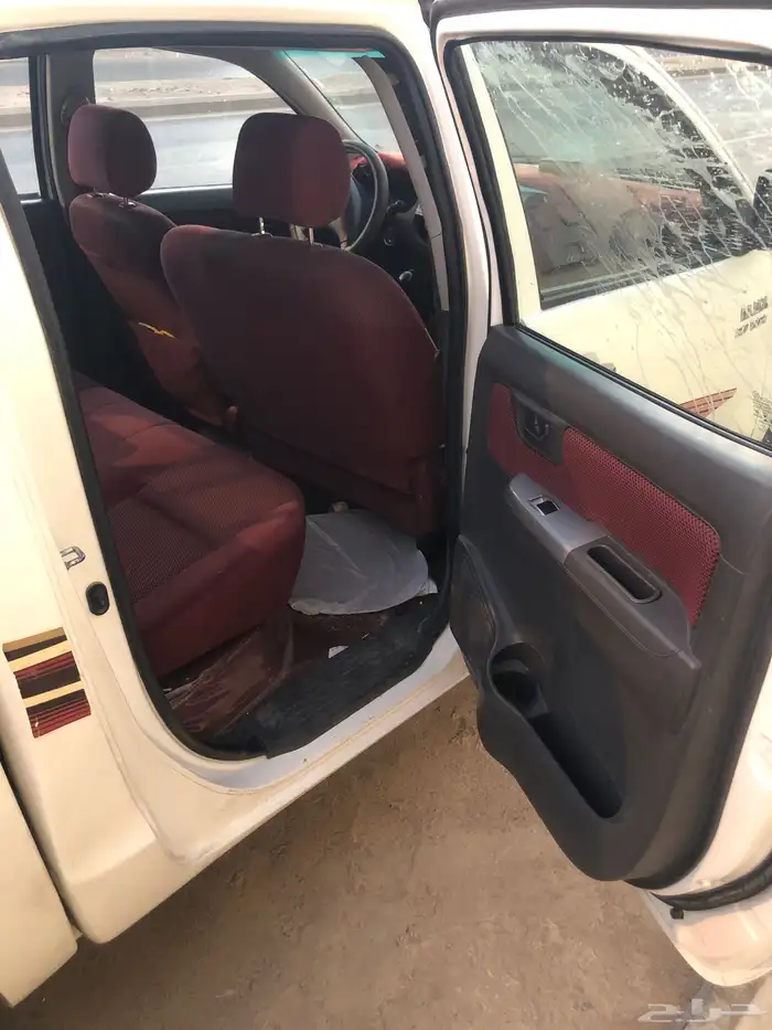 هايلوكس 2012 خليجي جديده منوة المستخدم ماشية 180 الف فقط 9