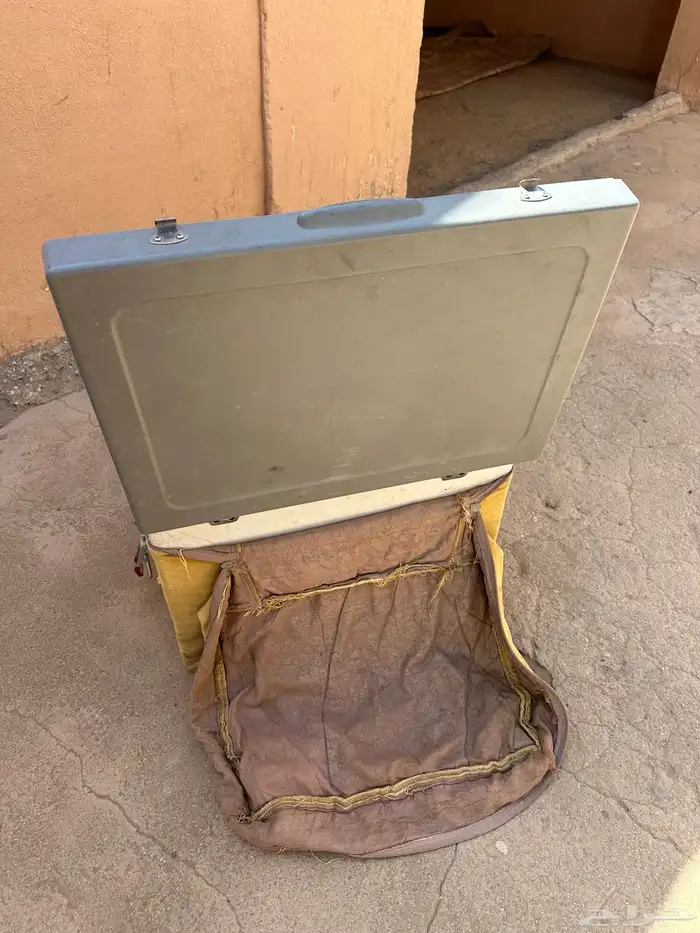 ثلاجه الرمايه القديمه شرط تبريد وتجميد ومعها سلك للبيت 0