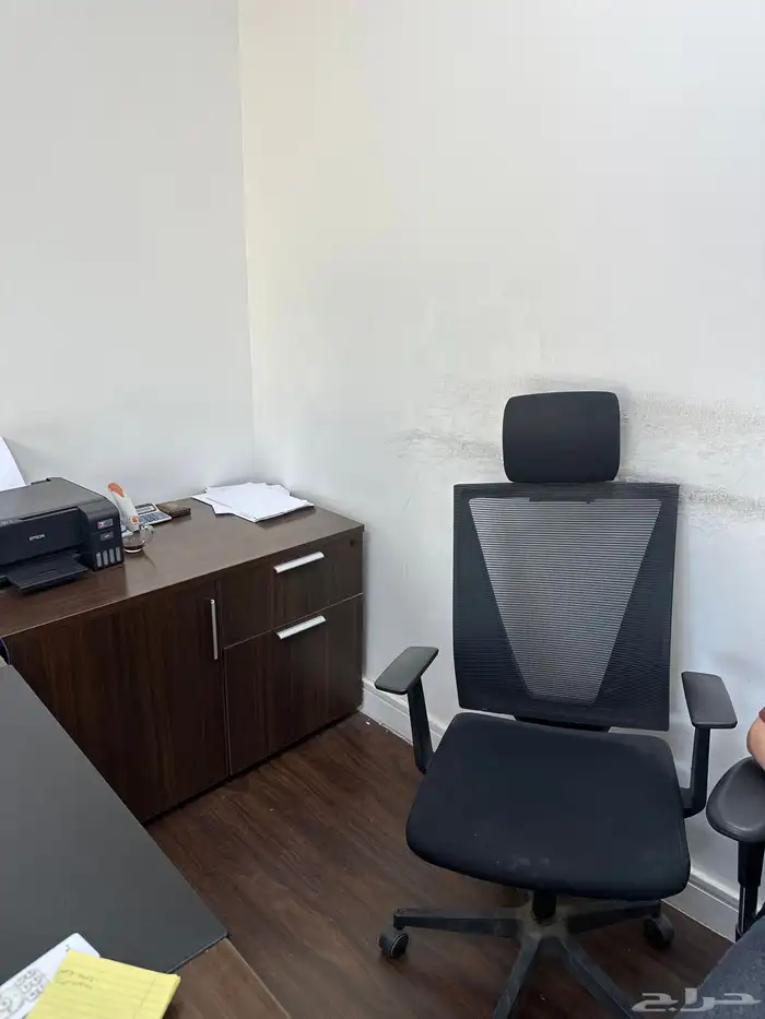 اثاث مكتب للبيع بدون الاجهزه 4