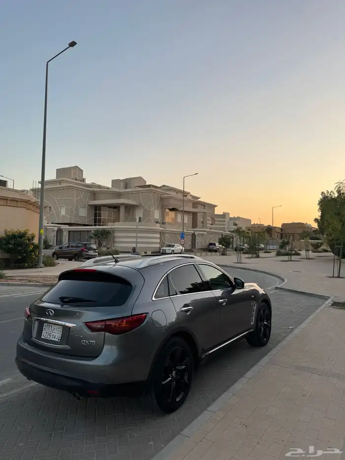 انفينتي qx70 2016 4