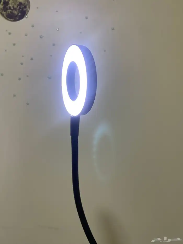 استاند اضاءة لتصوير مع مساكات للجوال مع ثلاث ألوان اضاءة 2