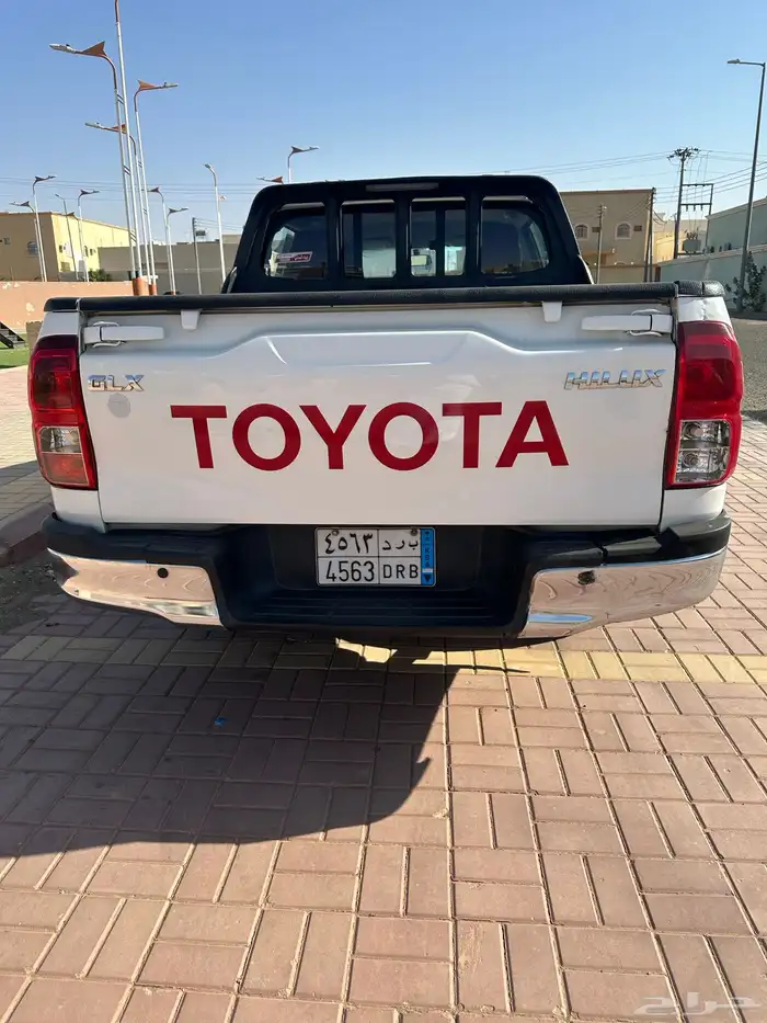 هايلكس 2020 GLXبنزين ممشي 260 بدي متحركات شرط استماره جديده 4