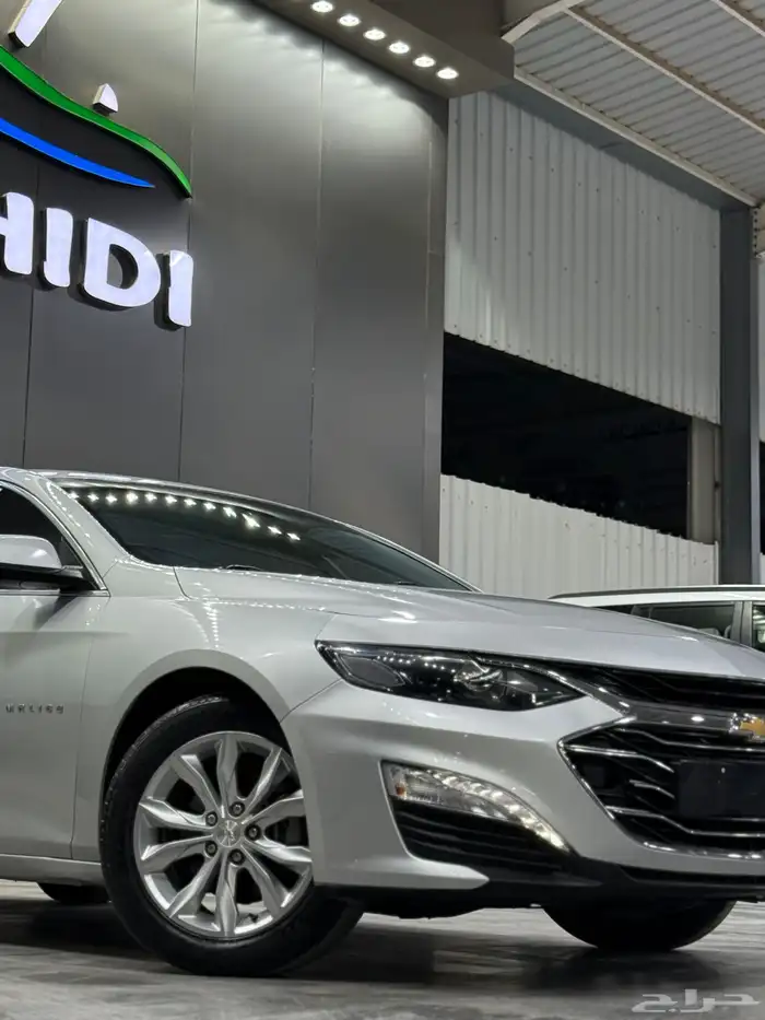 شيفرولية ماليبو 2021 فضي لدى معرض(عبيد الرشيدي) 14