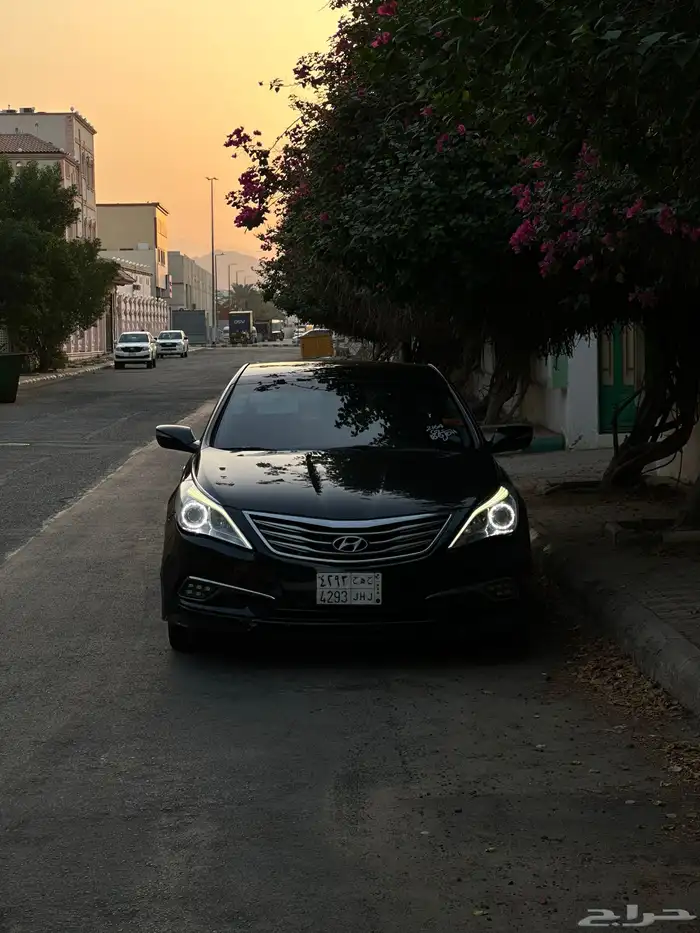 للبيع   أزيرا 2016 نظيفة ومعدلة بتعديلات خفيفة ومرتبة 3