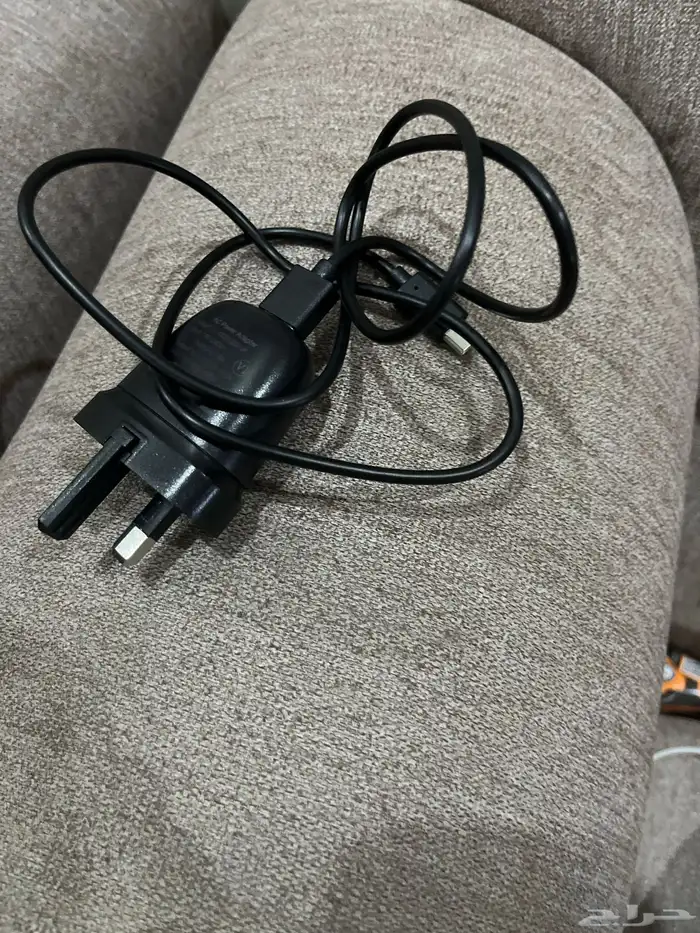 يجي معه شاحن 3