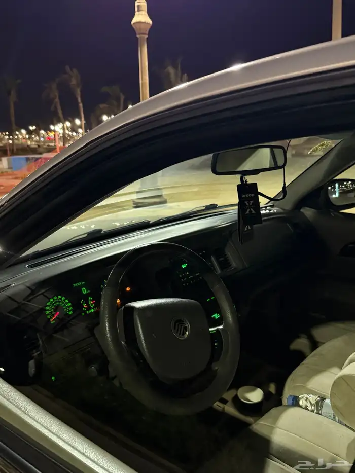 فورد جراند ماركيز 2011 10