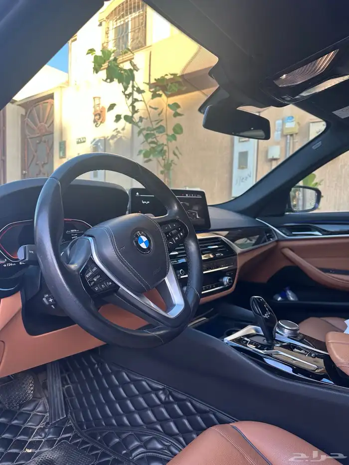 بي ام دبليو  520   2022 3