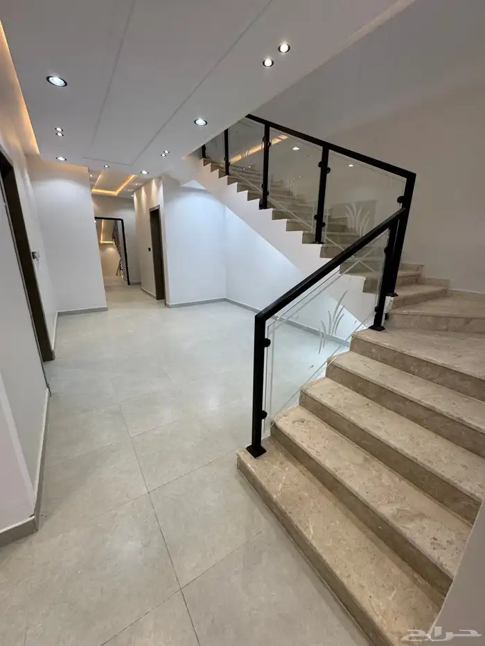 للبيع روف علوي دور ثاني مع ملحق بمشب مدخل مستقل بسعر مناسب 23