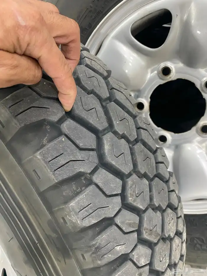 جنوط ديازل عرض 8انش مع كفرات مضلع دنلوب اصليه 2