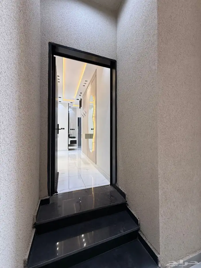 للبيع بحي الضيافة شقق أرضي وعلوي بسطح موقع كامل الخدمات 20