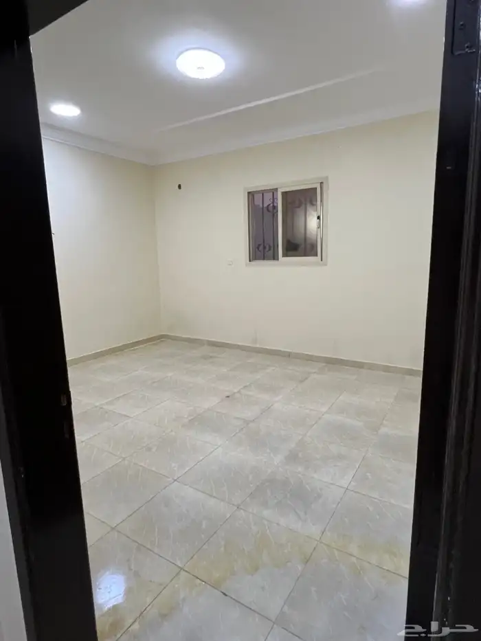 للايجار دور ارضي فالمجمعه حي المستقبل 7