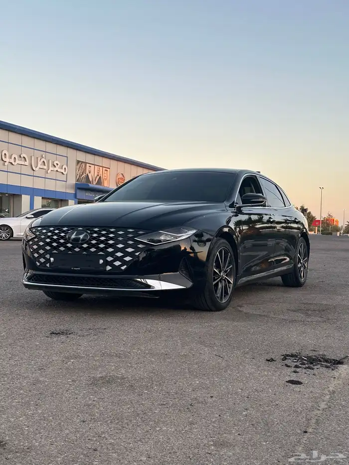 ازيرا 6سلندر موديل 2020 بصمه شاشه بحاله الوكاله 1