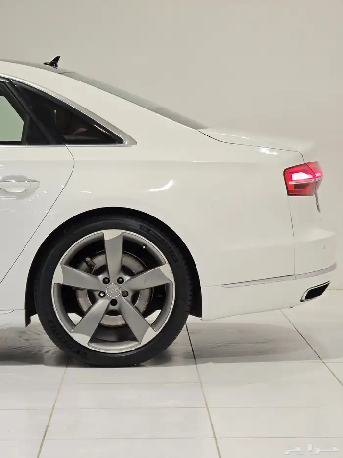 اودي A8-L موديل 2015 بحالة ممتازة 8