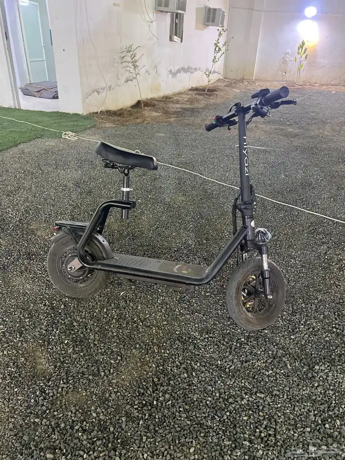 للبيع اسكوتر 1