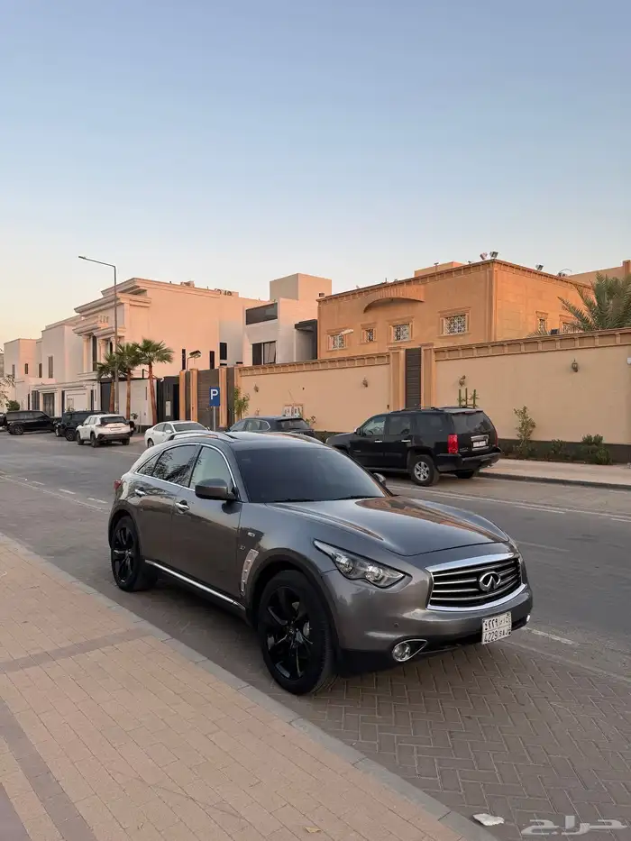 انفينتي qx70 2016 2