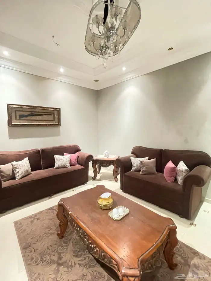 كنب غرفة وصالة للبيع 800 فقط بيع مستعجل جدا 1