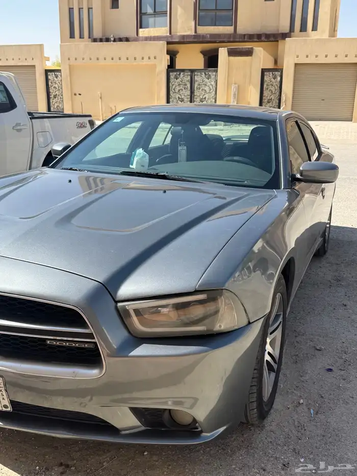للبيع دوج تشارجر 2012 4