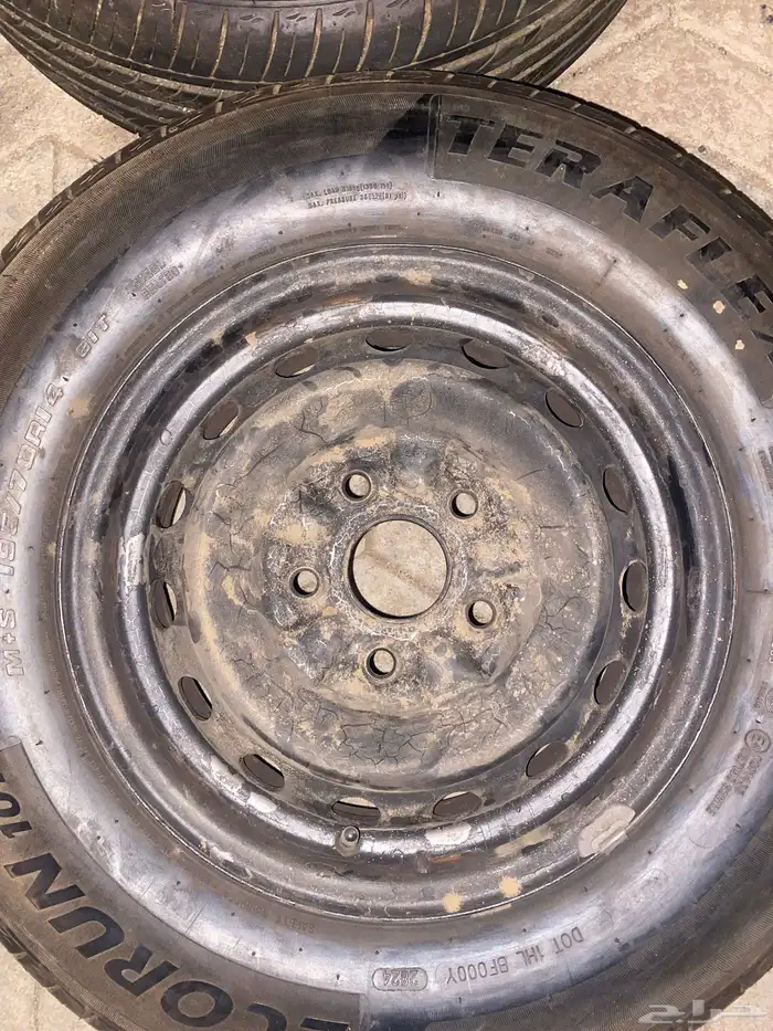 للبيع اربعه جنوط بدون الكفرات مقاس 14 تركب على الكرسيدا 0