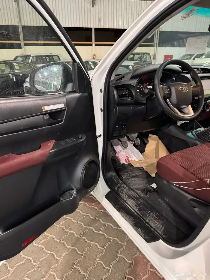 تويوتا هايلوكس GL ديزل غمارتين 2025 7