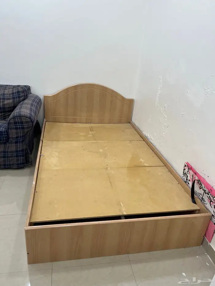 سرير نظيف جدا بسبب السفر 0