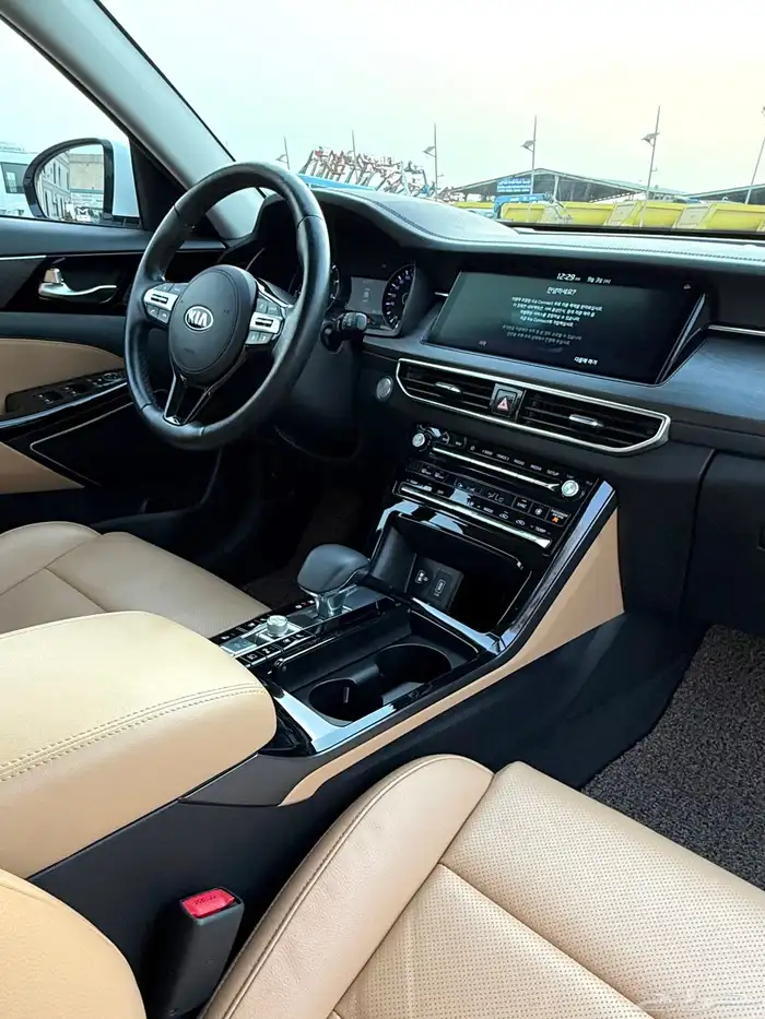 كادينزا 2020 - 4 سلندر فل بدون بنورما بحالة الوكاله للبيع 11