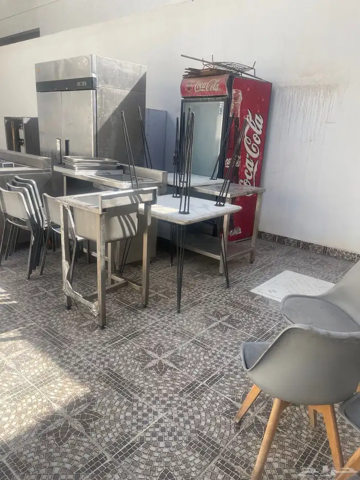 اجهزة مطعم ومكيف سبليت وكوايه ومكينة لقيمات وفرن كهربائي 4