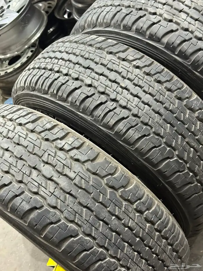 اربعه كفرات دلوب بنجيب بناجر شبه الجديد مقاس 17-65-275 19