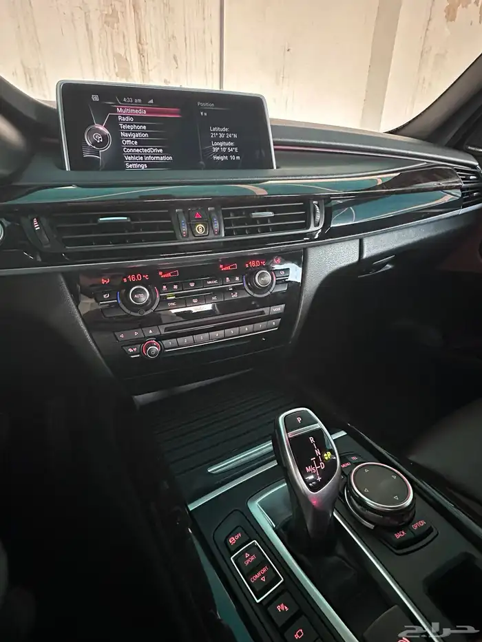 B M W - X5. 4.4 L 12