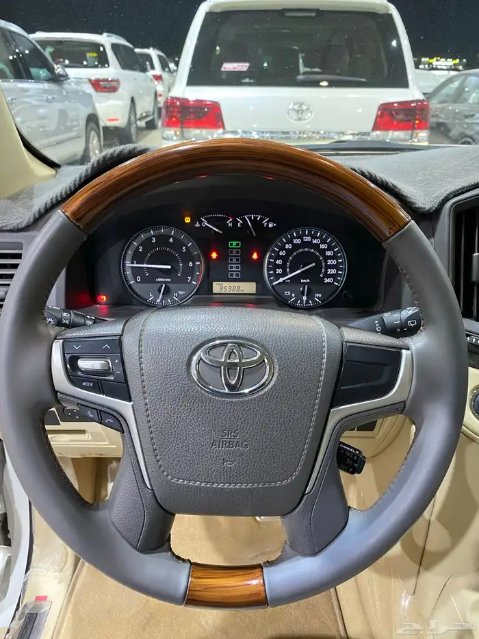 للبيع جيب جي اكس ار 2017 فل كامل عبداللطيف عداد 95 الف 17