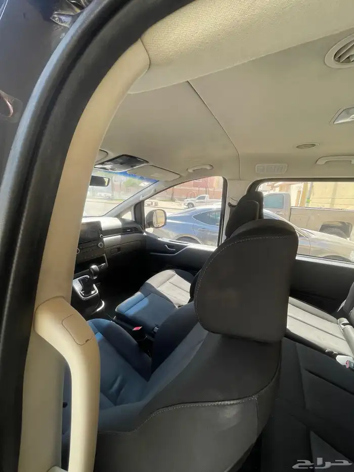 هونداي ستاريا 2022 12