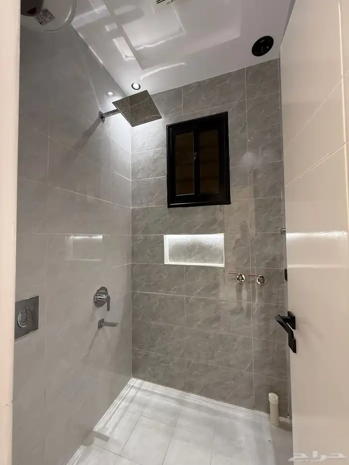 للبيع بحي الضيافة شقق أرضي وعلوي بسطح موقع كامل الخدمات 13