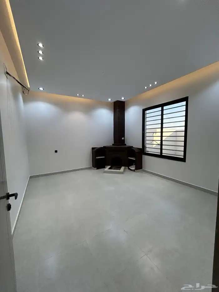 للبيع روف علوي بملحق مع مشب 8غرف 650الف 44