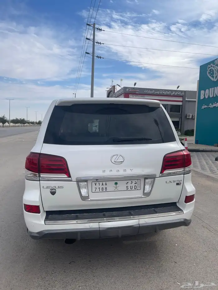 جيب لكزس نظيف 11