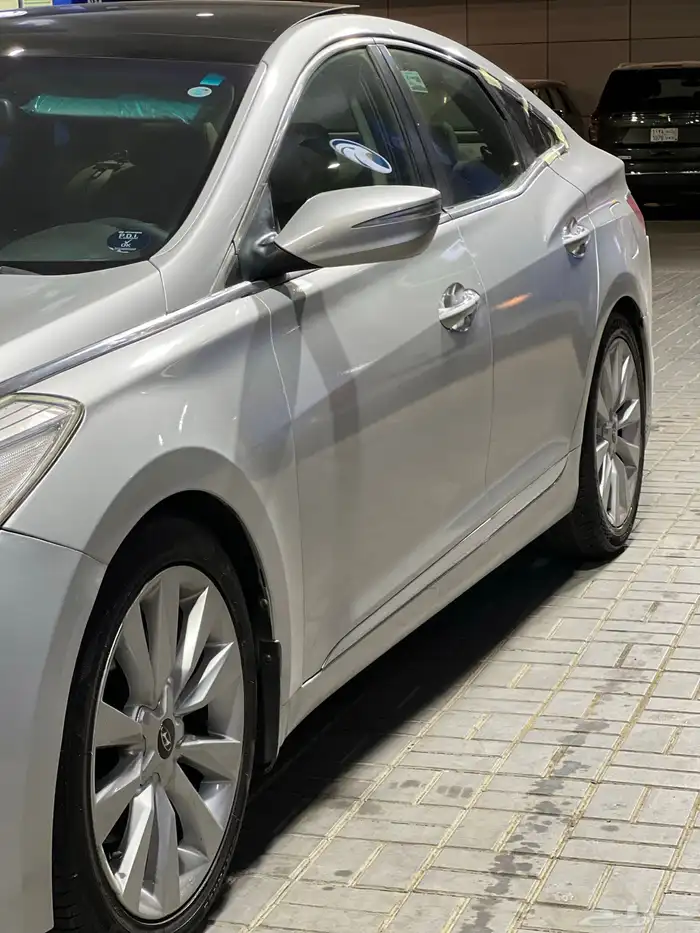 ازيرا 2015 فل كامل ممشى قليل نظيفه جدا 4