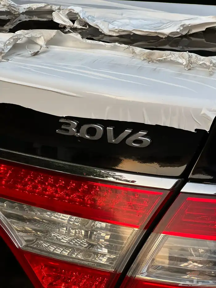 للبيع   أزيرا 2016 نظيفة ومعدلة بتعديلات خفيفة ومرتبة 7