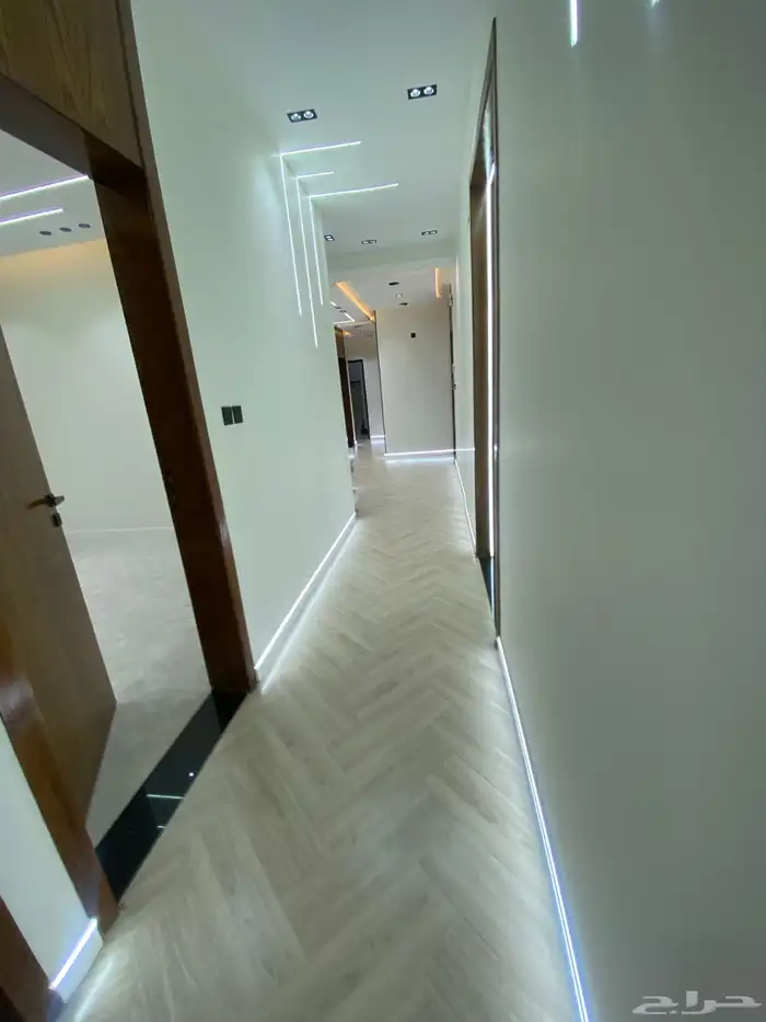 للبيع شقة دور ثاني مع سطح 6غرف ف درة الموسى 550 الف 20