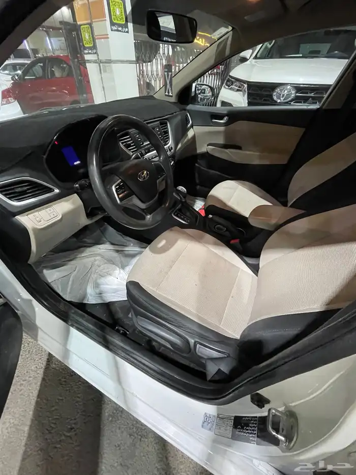 للبيع اكسنت 2019 23