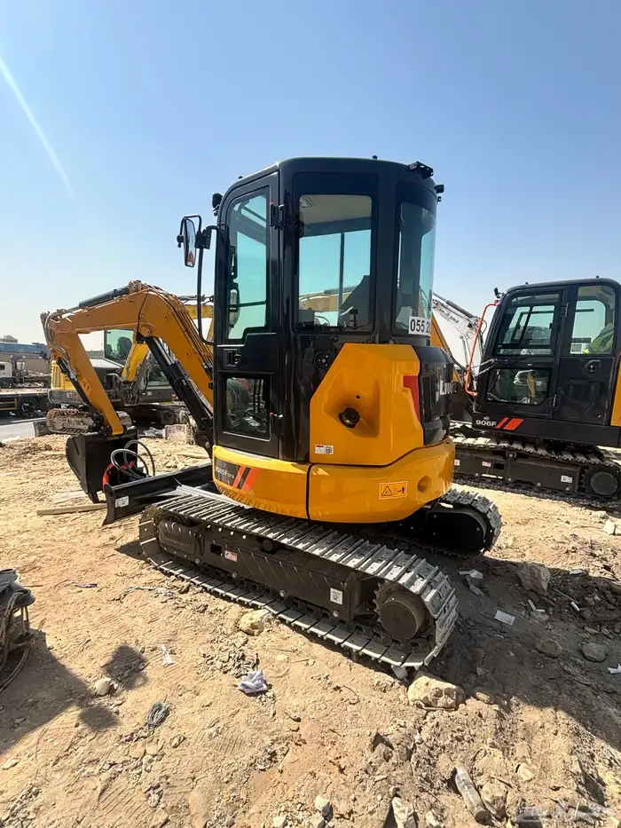 للاجار مني بوكلين صغير للاماكن الضيقه ورافعات ثقيله 2