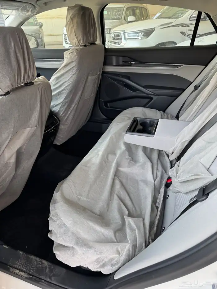 فورد تورس فئة امبيانتي بنزين 2026 9