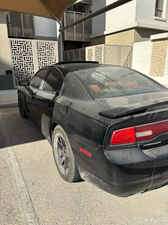 تشارجر 2013 نظيف السيارة للمستخدم فقط 3