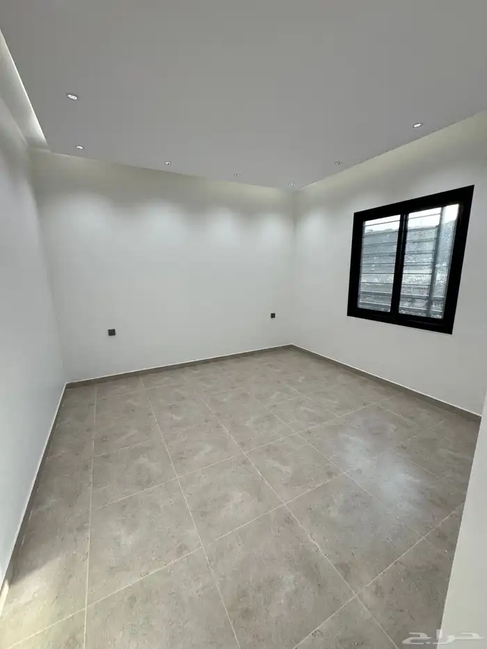 للبيع بمدينه أبها شقه تمليك علوي مع سطح خاص ومصعد شغال 21