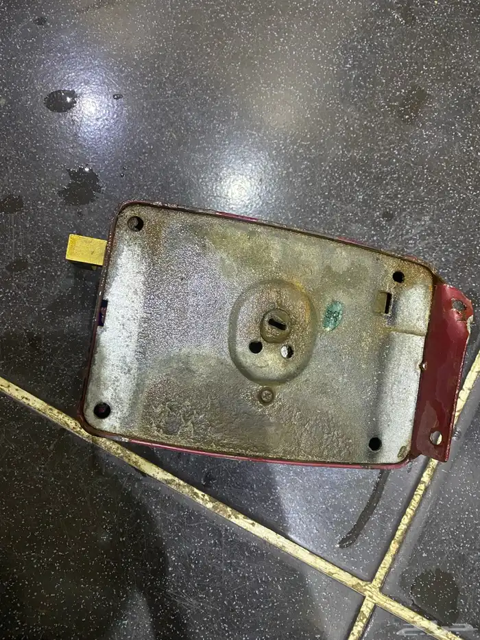 قوقل مع مفتاح مستعمل للبيع حاله جيد ب 20 ريال 1