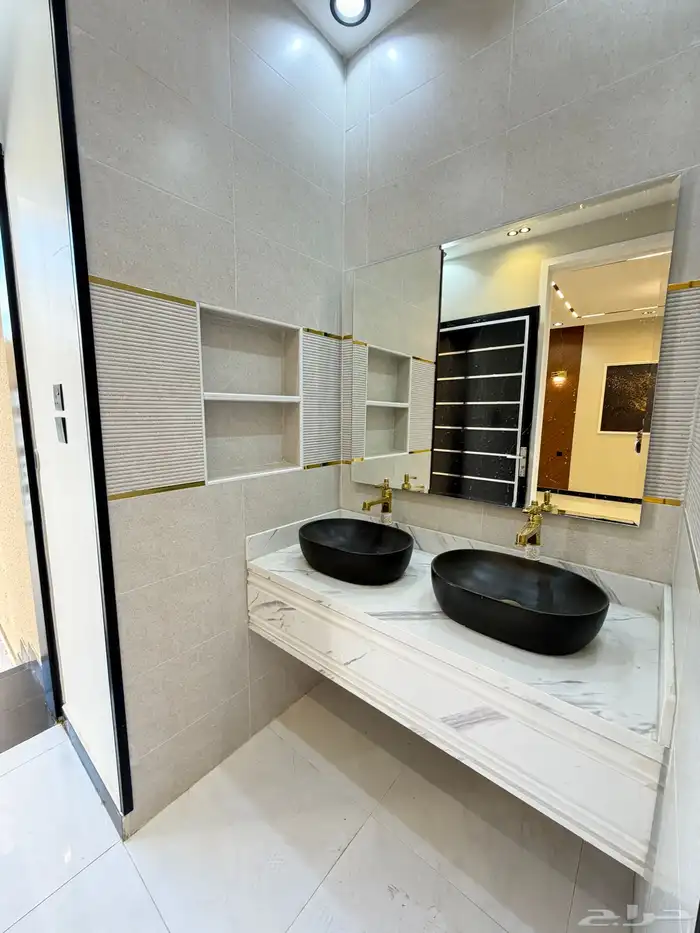 للبيع ارواف علوية وادوار أرضية حى الموسى موقع مميز 8